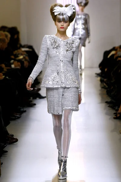Look 19